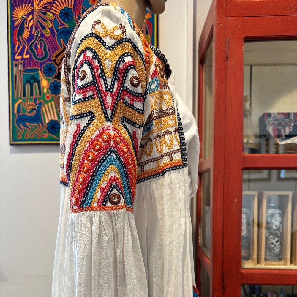 Sundance Feathers by Tolani Embroidered Open Front Top with Tassel Ties. Sz M